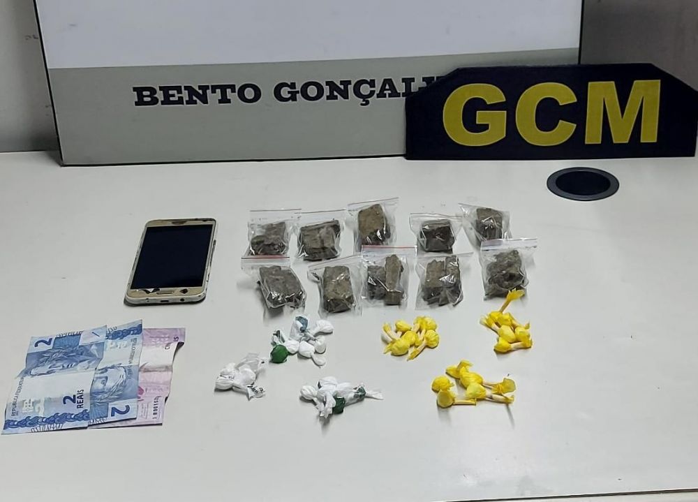 Homem procurado pela justiça é preso com drogas em Bento Gonçalves