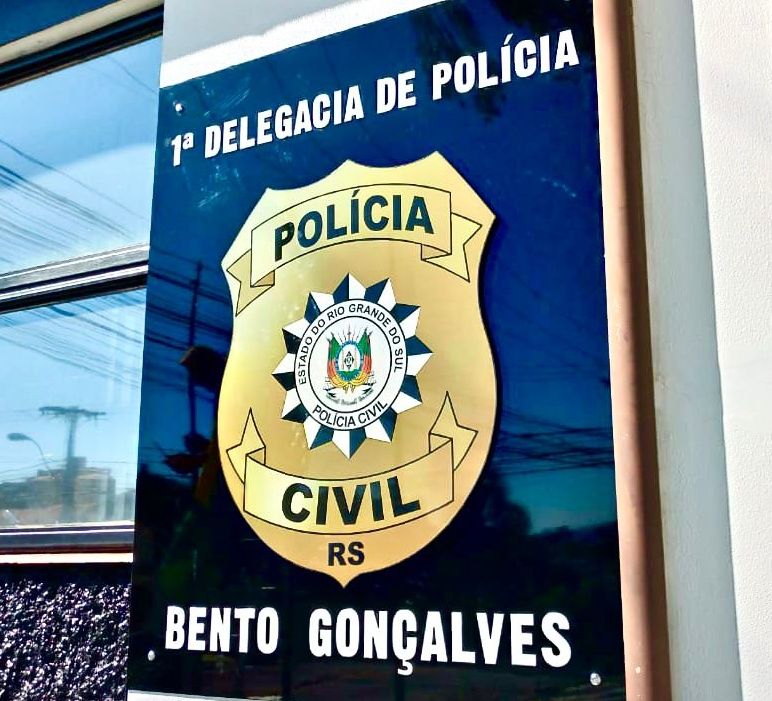 Polícia procura mulher acusada de participar do assassinato do próprio marido em Bento