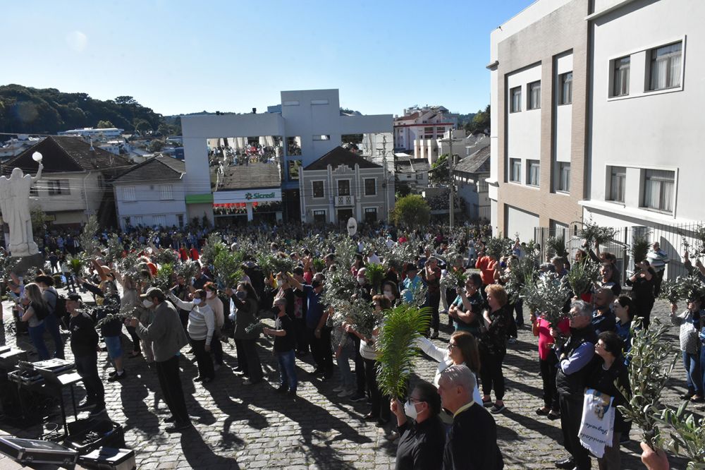 Procissão de Ramos dá início a Semana Santa e o Ano Pastoral em Garibaldi