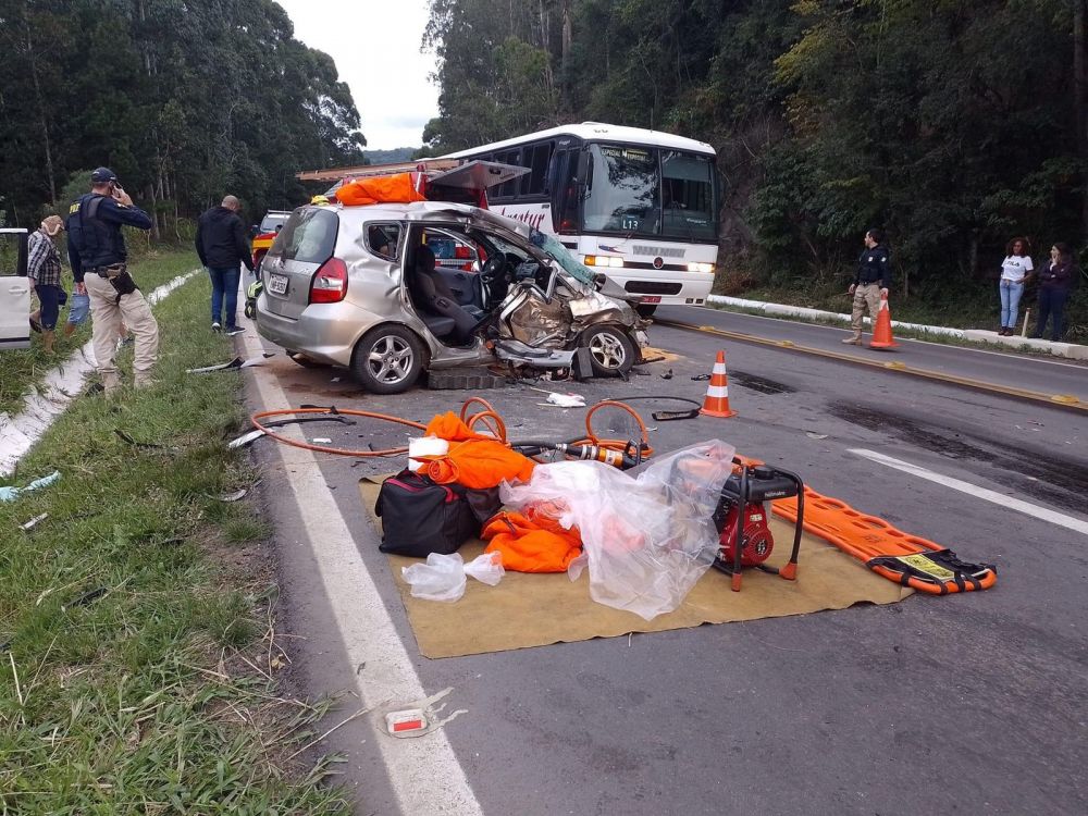 Bombeiros alertam motoristas após graves acidentes na BR-470