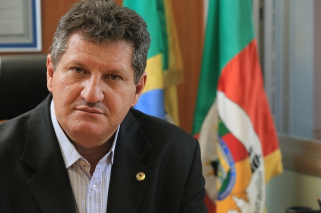 Assessora de Deputado Estadual ganha para "ficar em casa" em Carlos Barbosa