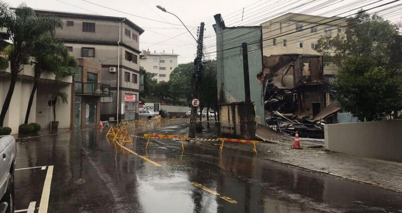 Trecho da via do antigo Hotel Garibaldi ficará em meia pista