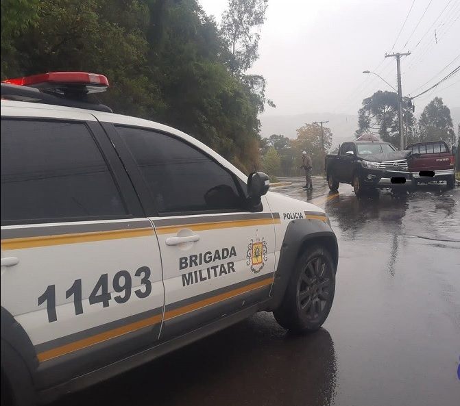 Acidente deixa uma pessoa ferida na Estrada da Vindima em Bento