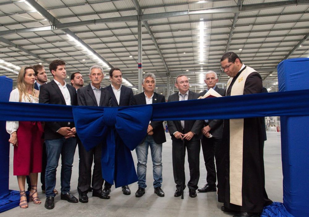 Tramontina inaugura fábrica de pratos, xícaras, pires e outras louças