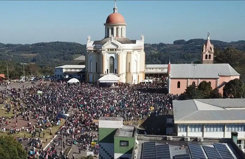 Romeiros participam do terceiro dia da 143ª Romaria de Caravaggio