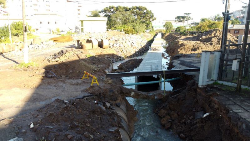 Secretaria de Obras intensifica trabalhos na rua João Missiagia neste domingo