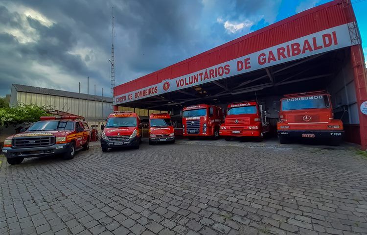 Bombeiros de Garibaldi realizam simulado de derramamento de Produto Químico 