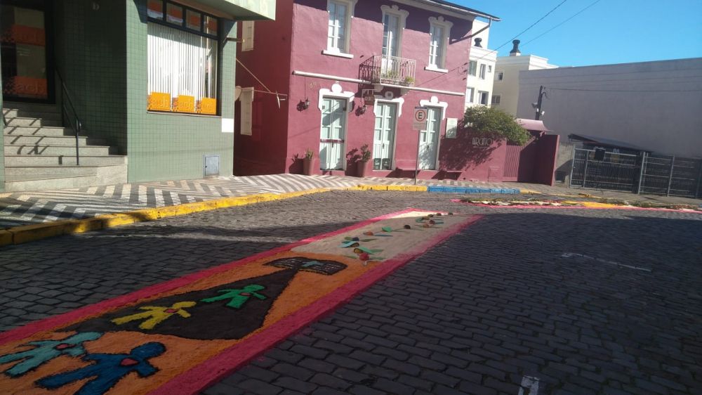 Celebração de Corpus Christi reúne milhares de fiéis em Garibaldi