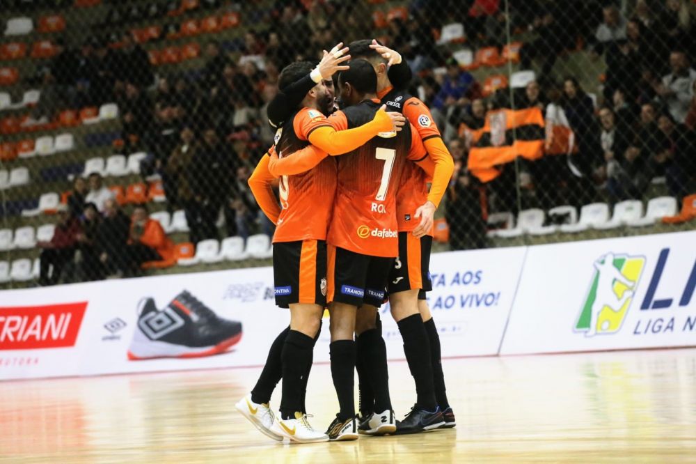 ACBF vence o Pato e volta a subir na Liga Nacional de Futsal