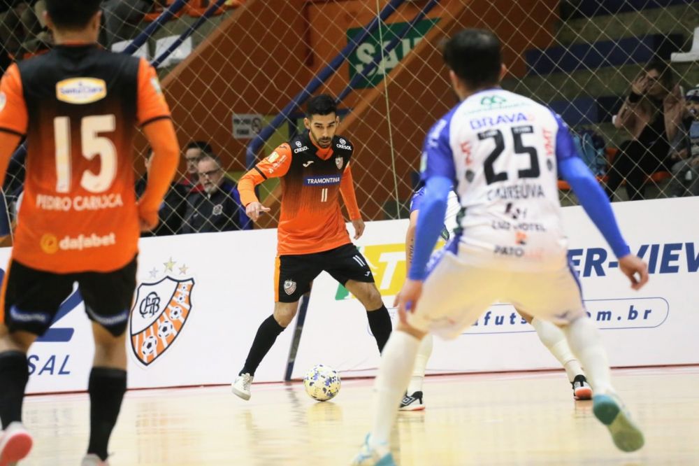 ACBF vence o Pato e volta a subir na Liga Nacional de Futsal