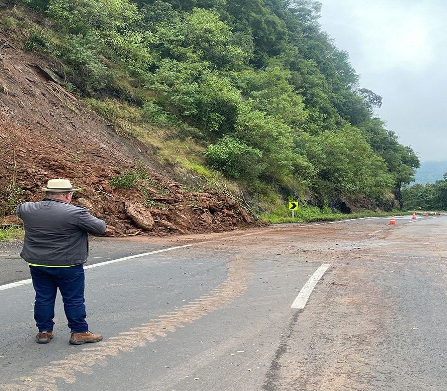 Trânsito na ERS-122 está liberado em Farroupilha 