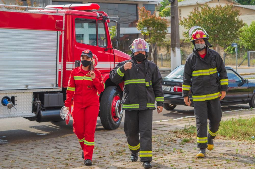 Bombeiros de Garibaldi celebram 42 anos de fundação com almoço festivo 