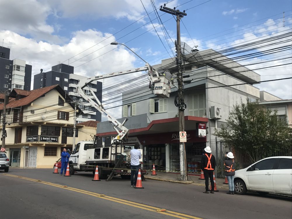 Funcionário que recebeu descarga elétrica está em estado grave em Bento Gonçalves