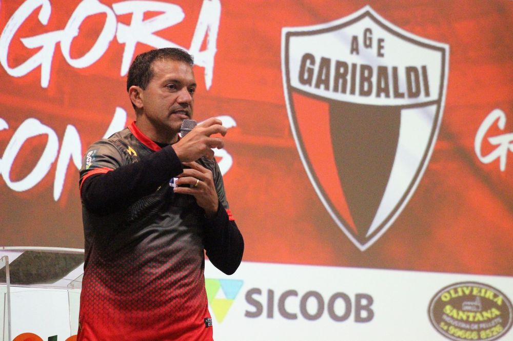 Iarley dura apenas duas partidas no comando do Garibaldi