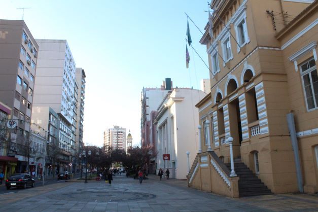 Praça Via Del Vino tem programação neste sábado, em Bento