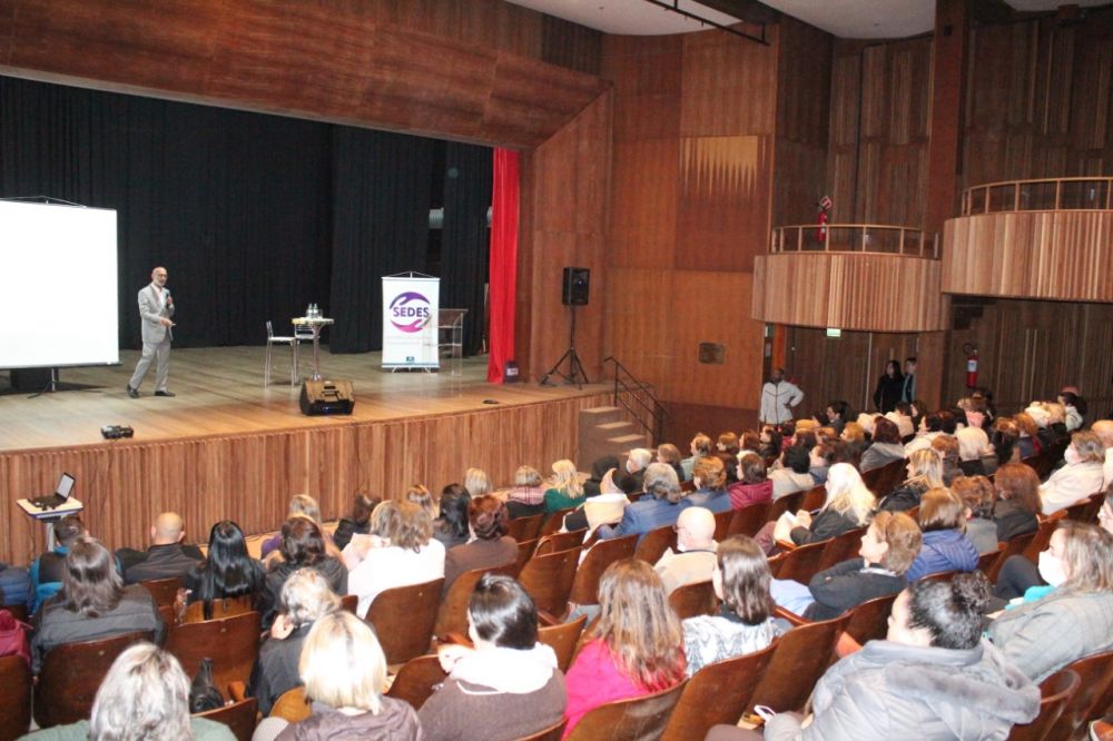 Palestra sobre envelhecimento e qualidade de vida é realizada em Bento