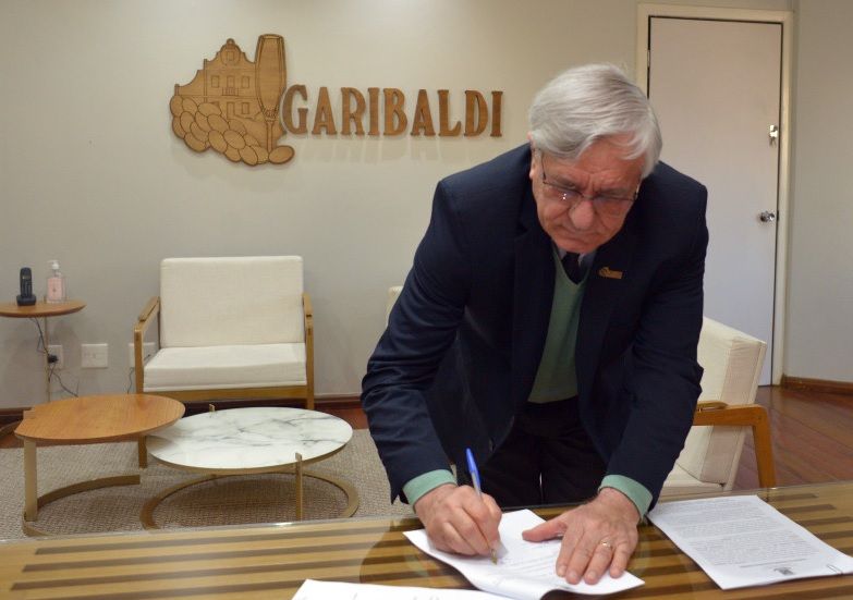 Prefeitura de Garibaldi assina contrato com empresa que vai transformar resíduos em energia