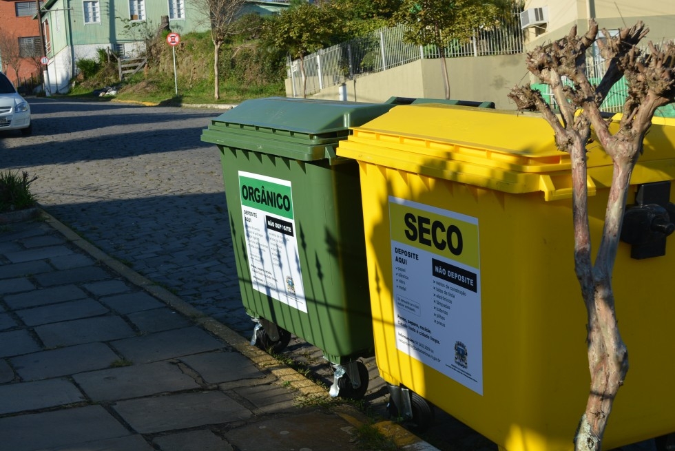 Mais cem contêineres são instalados em Carlos Barbosa