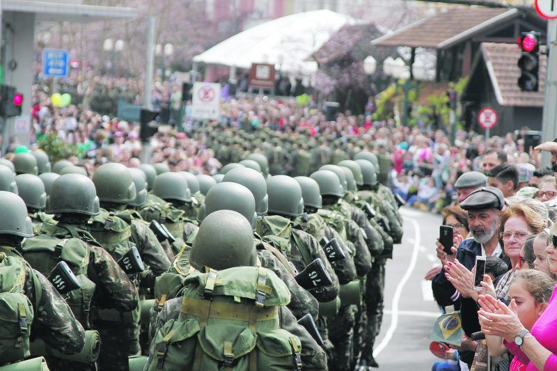 Após três anos, Bento volta a ter Desfile Cívico Militar 