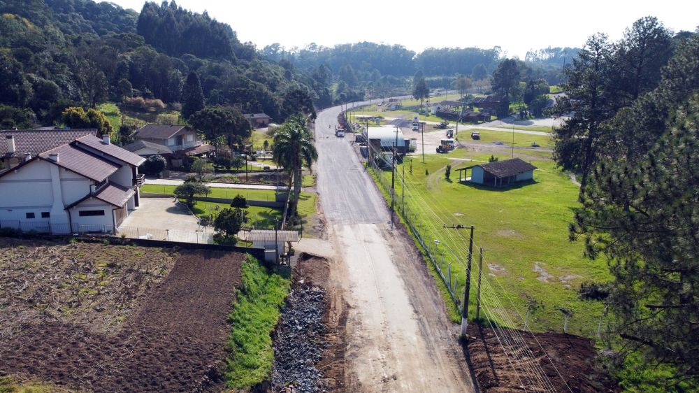 Obras nas ruas Parque Fenachamp e Honoratto Torreti seguem em Garibaldi