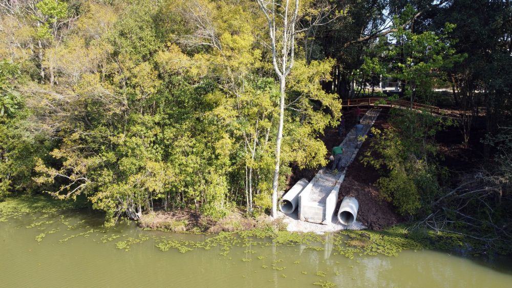 Prefeitura de Garibaldi promove sistema de limpeza na barragem Santa Mônica