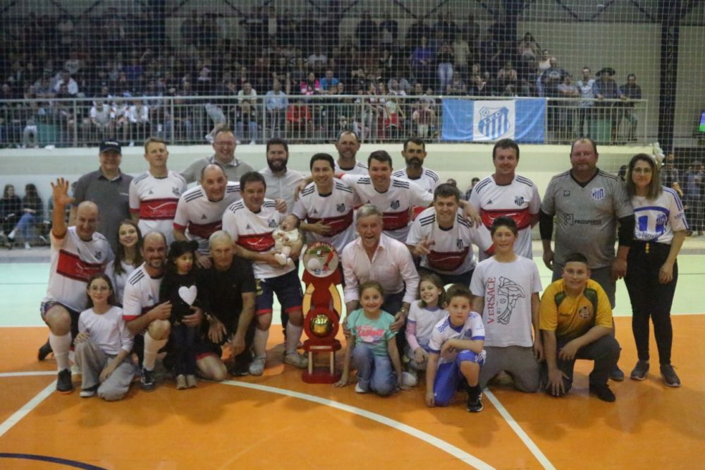 Paulina conquista o título da categoria livre e veterano do Colonial de Futsal 2022