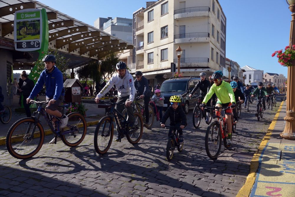 Mais de 100 pessoas participaram do Passeio Ciclístico em Garibaldi