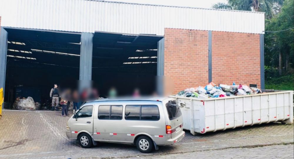 Brigada Militar realiza operação em reciclagens de Bento Gonçalves