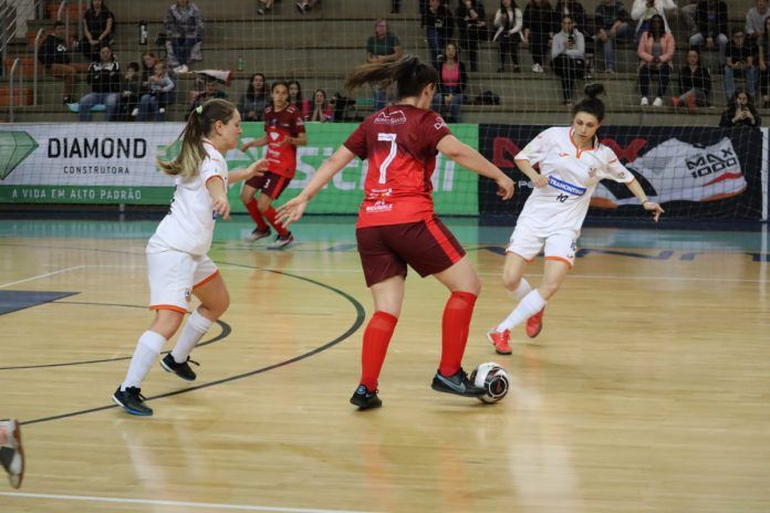 Equipe feminina da ACBF encara o Teutônia Futsal em Carlos Barbosa