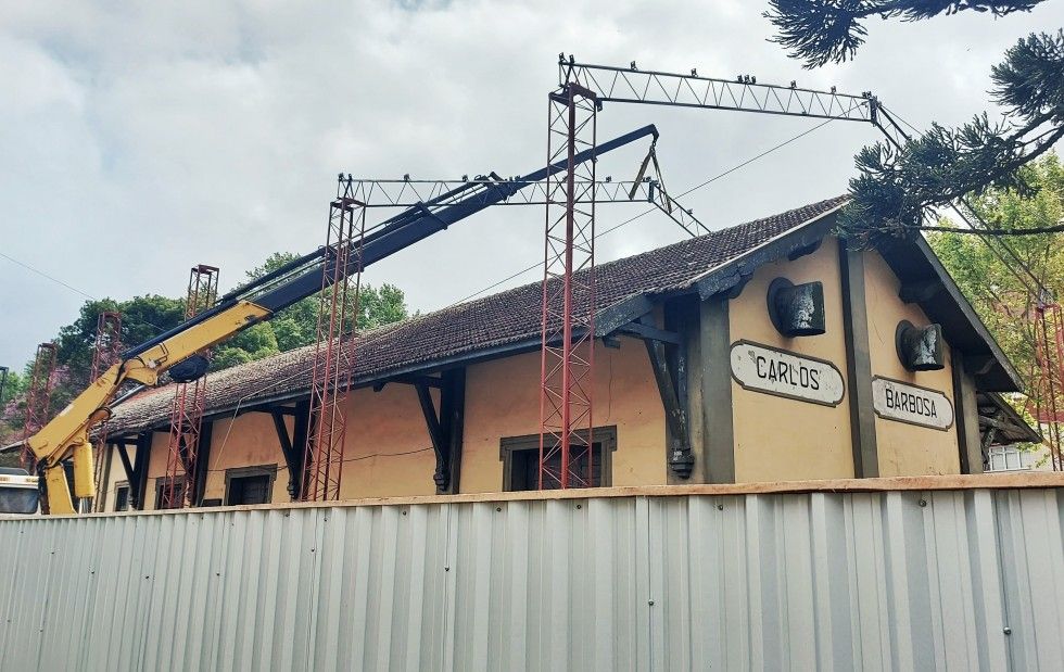 Estação Férrea recebe cobertura metálica para obras em Carlos Barbosa