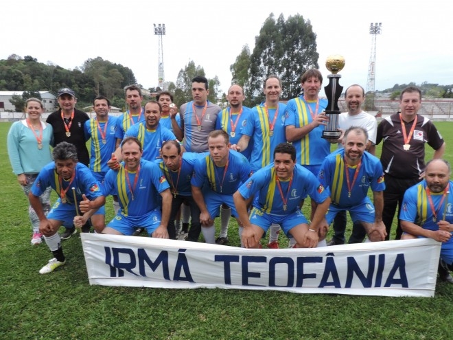 Irmã Teofânia vence o Papai Bom de Bola 2015