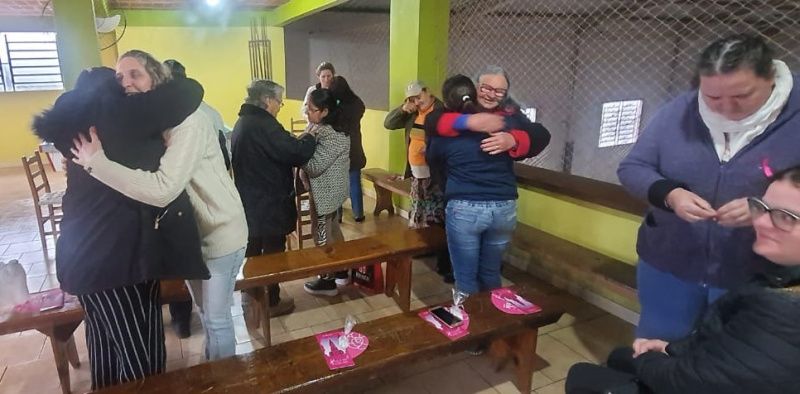 CRAS de Garibaldi realiza roda de conversa sobre a campanha Outubro Rosa