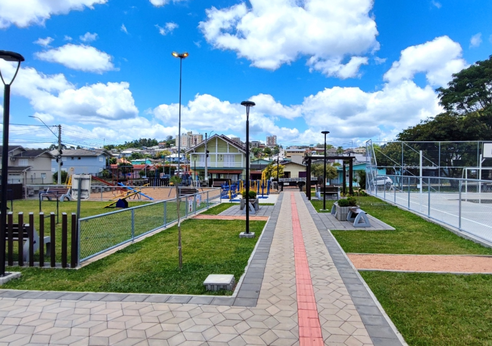 Praça Hermelindo Pizzoli, em Carlos Barbosa, será inaugurada neste sábado