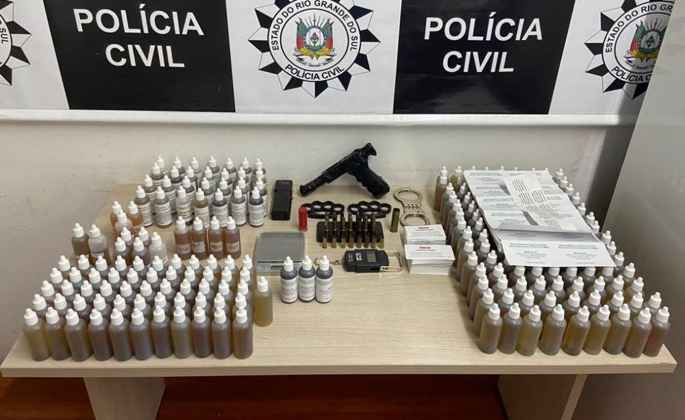 Polícia Civil prende homem que vendia medicamentos para a cura do câncer, em Bento