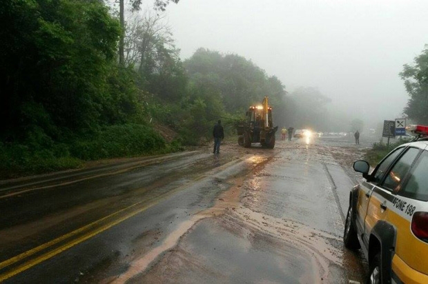 Após quedas de barreira, rodovia ERS - 446 é liberada