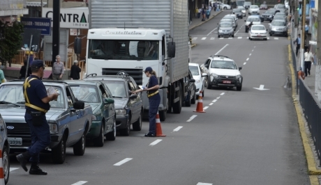 Blitz conscientiza sobre prevenção de acidentes em Bento