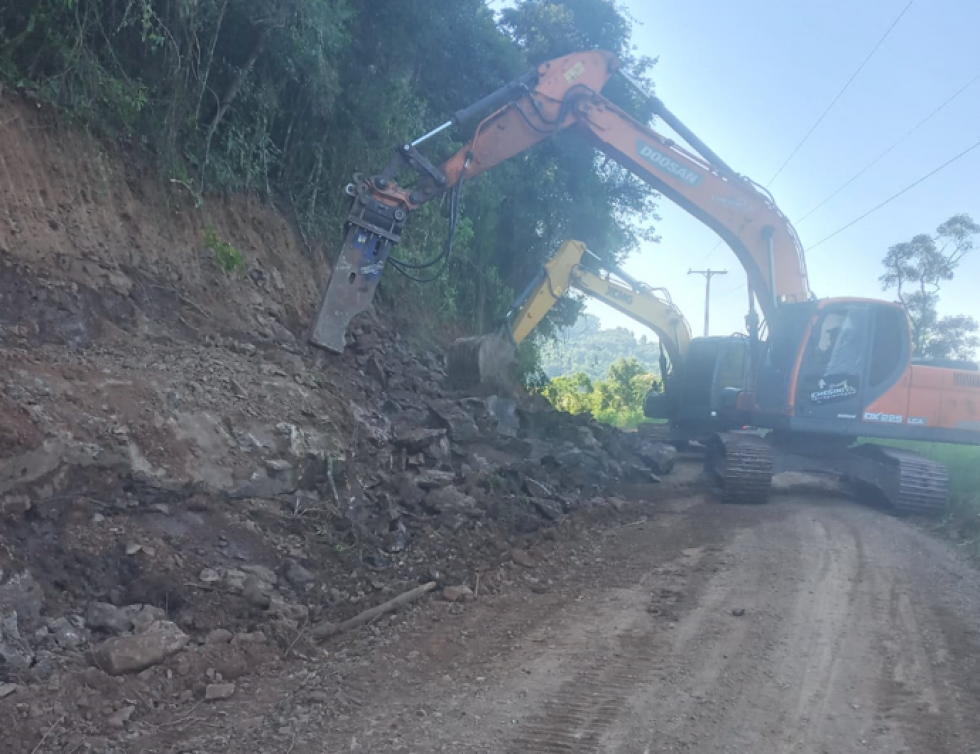 Santo Antônio de Castro e Forromeco recebem obras de melhoria