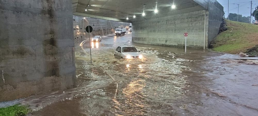 Prefeito de Bento se manifesta sobre alagamento no túnel