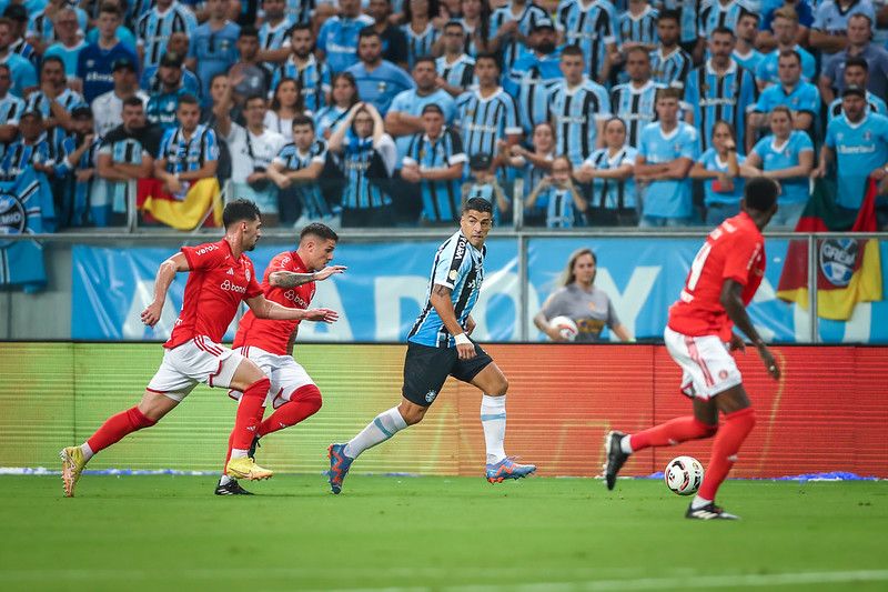 Grêmio vence clássico Gre-Nal 438 na Arena e lidera Estadual 