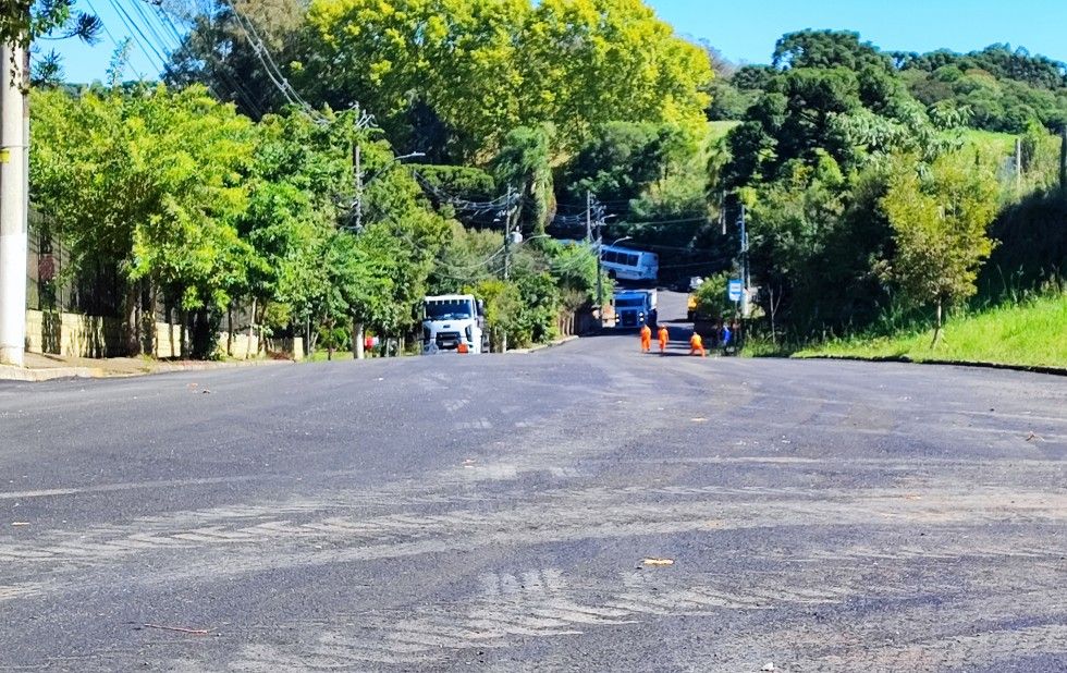 Pavimentação da Buarque de Macedo em Carlos Barbosa chega ao final