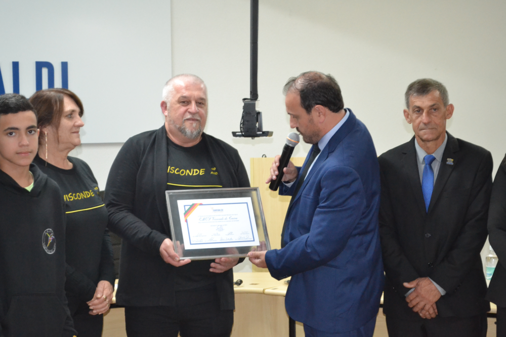 Hospital São Pedro recebe homenagem da Câmara