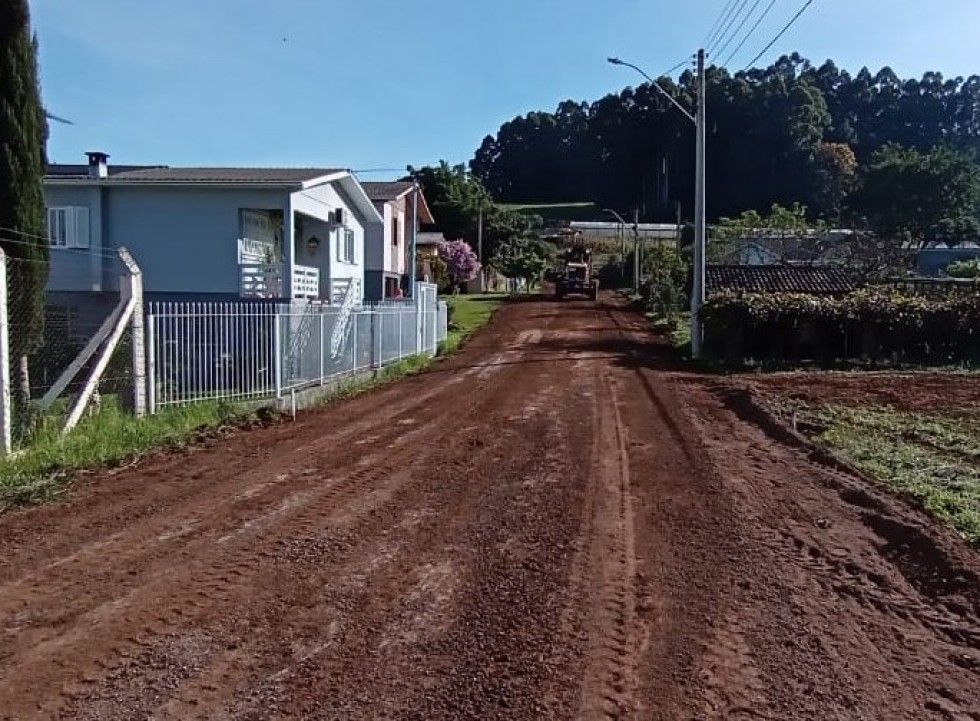 Ruas na Comunidade de Arcoverde recebem pavimentação