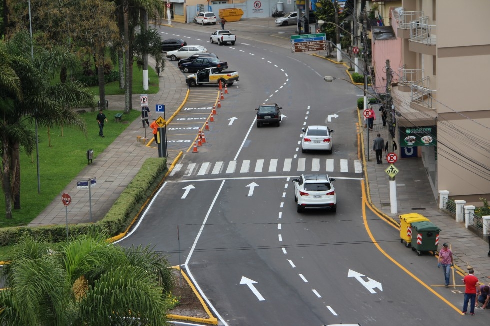 Rótula da Santa Clara tem nova sinalização em Carlos Barbosa