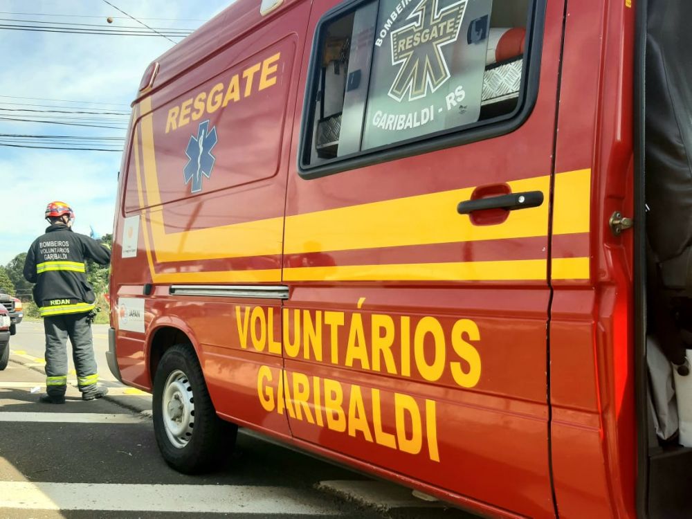 Equipe dos Bombeiros de Garibaldi auxiliam resgates em São José do Hortêncio