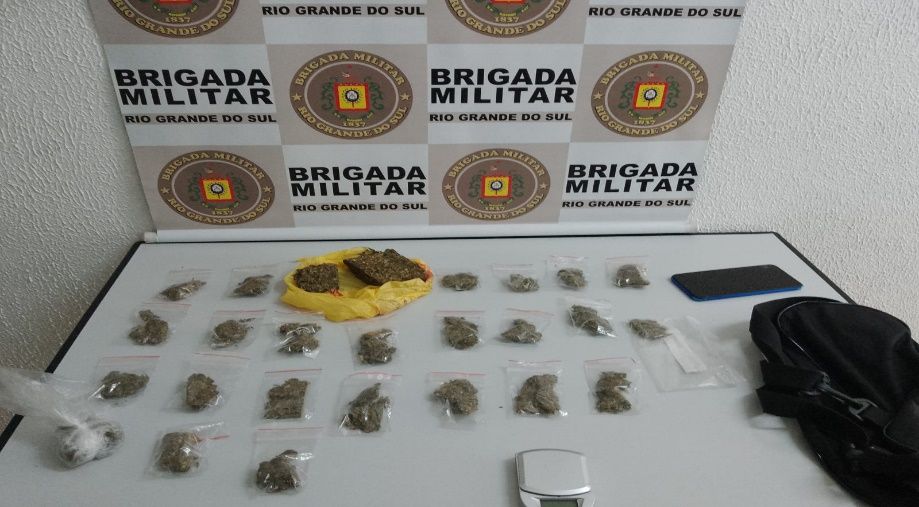 Menor é flagrado com drogas no bairro Borghetto