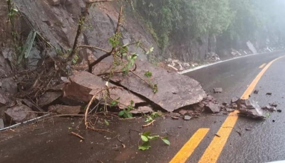  Rodovias em Carlos Barbosa e Nova Petrópolis tem queda de barreiras