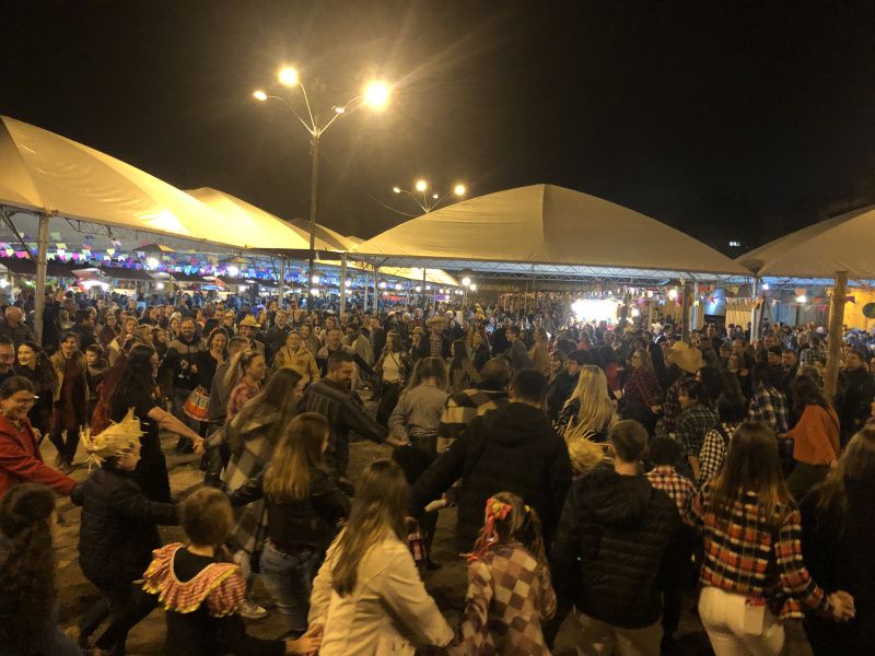 Mais de cinco mil pessoas participaram da Festa de São João