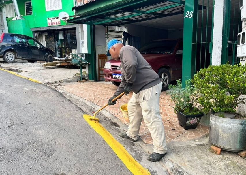 Mutirão de serviços é realizado na Basílio Zorzi em Bento