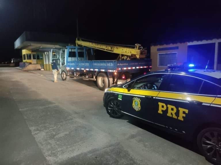 PRF recupera caminhão que havia sido furtado em Garibaldi 