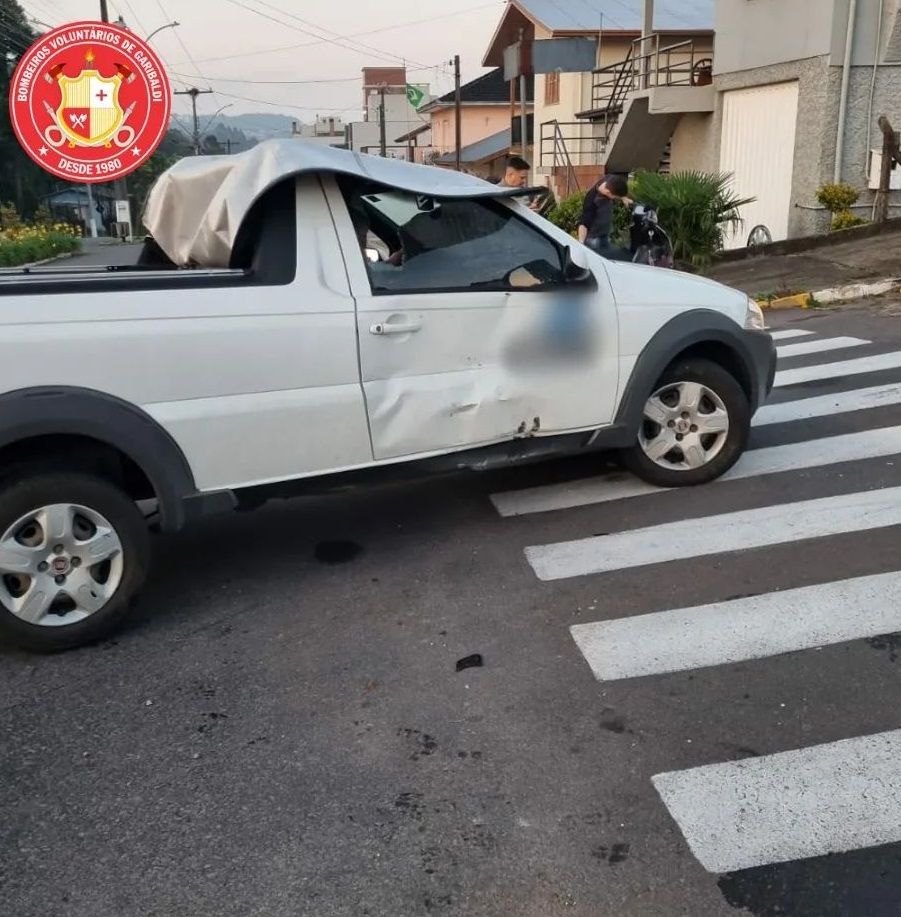 Motociclista fica ferida após acidente na Avenida Perimetral